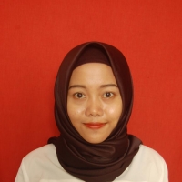 Istri May Astuti